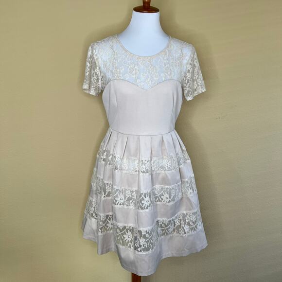 Luxe Apothetique Cream Lace Short Sleeve Fit and Flare Mini Dress size Large - Picture 1 of 11